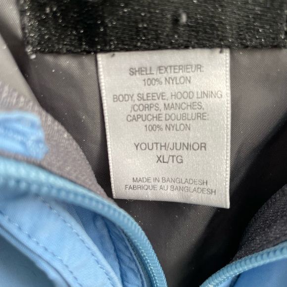 North Face youth/women’s shell - Picture 4 of 4